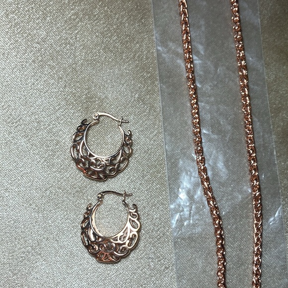 Rose Gold chain & matching earrings set - Picture 5 of 7